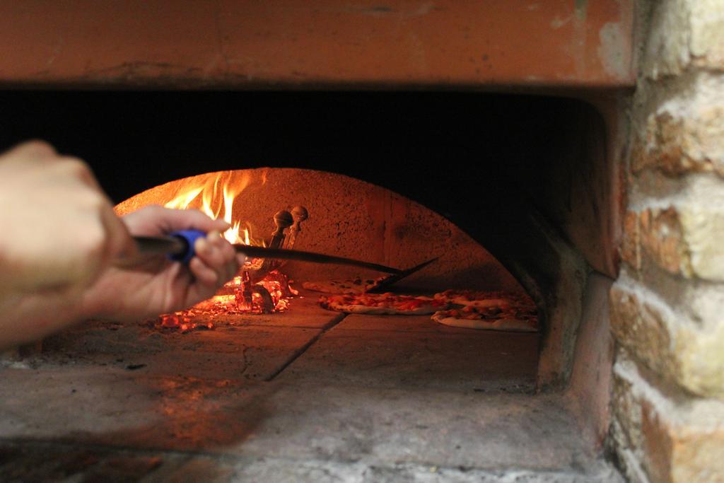 Agriturismo La Valle Del Vento أوربينو المظهر الخارجي الصورة